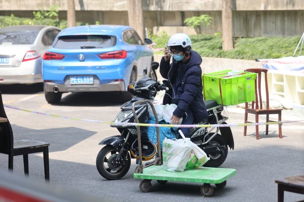 股票配资期货配资 极端大风和强降温来袭，北京多个生鲜平台爆单